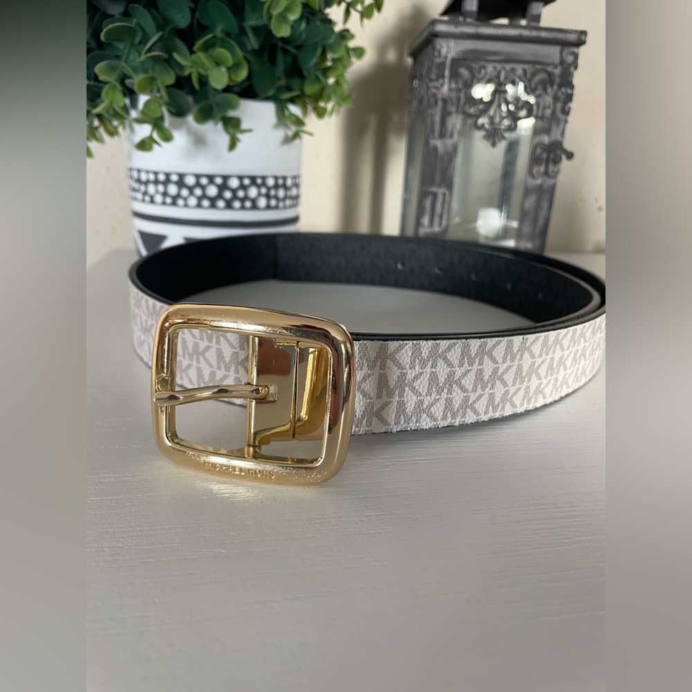Michael Kors MK logo Womens Reversible Vanilla Gold Buckle Belt Size 39